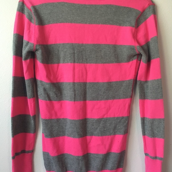 Aeropostale V-Neck Sweater - Picture 2 of 4